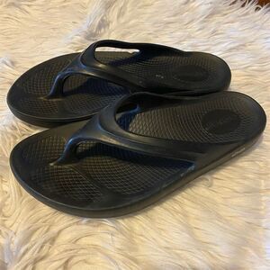 OOFOS Women's Black Recovery Flip Flop Sandals Size 9 Casual Summer